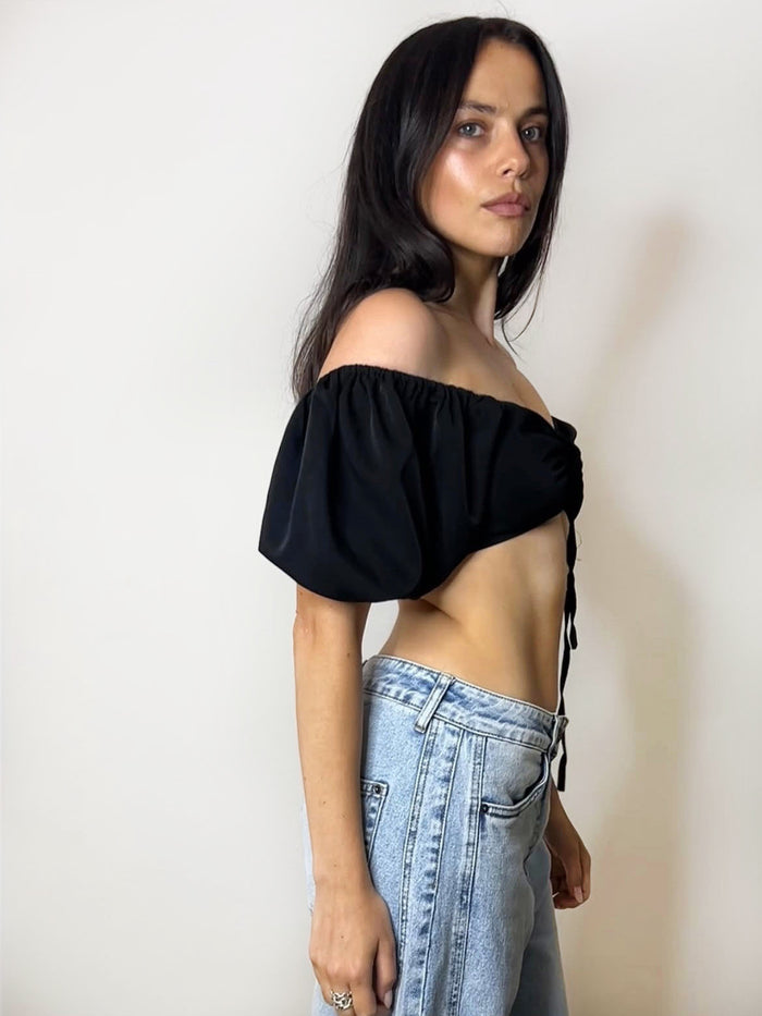MIA BARDOT CROP BLACK