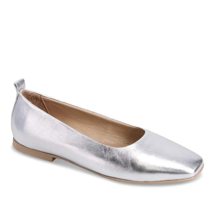 Bueno ELIZABETH Flat in Silver Metallic - Crush Marketplace
