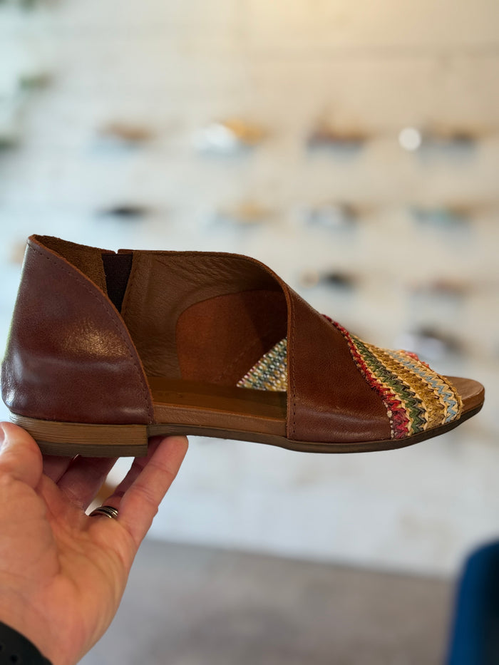 Bueno TANNER in Earth Multi Woven