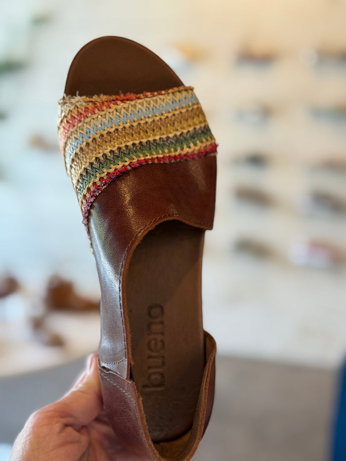 Bueno TANNER in Earth Multi Woven
