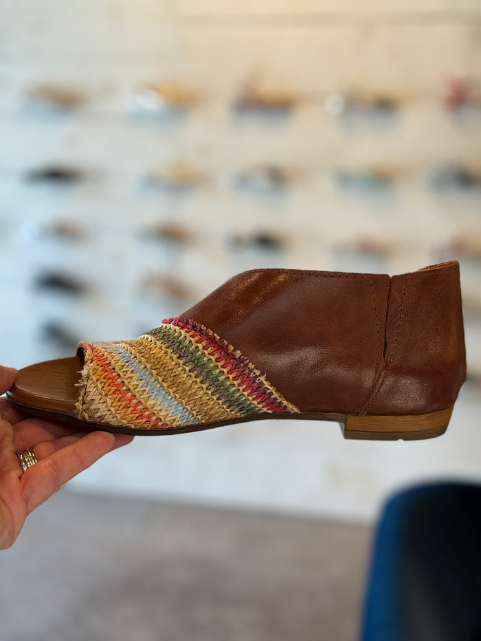 Bueno TANNER in Earth Multi Woven