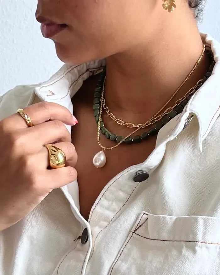 Daphne Pearl Pendant Necklace || 16"