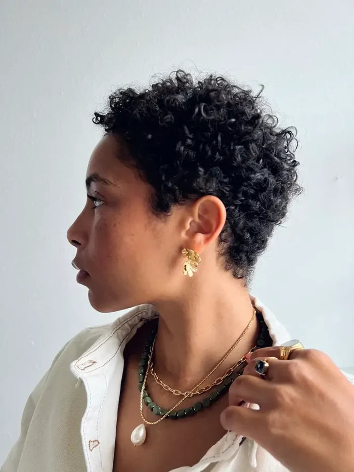 Daphne Pearl Pendant Necklace || 16"