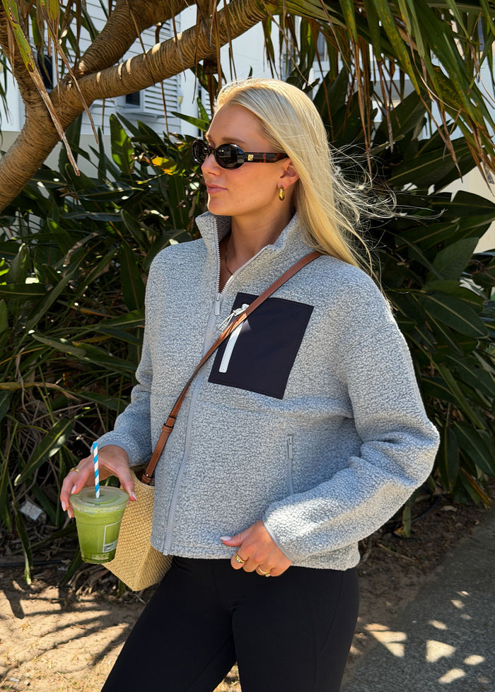 Explore More Contrast Pocket Sherpa