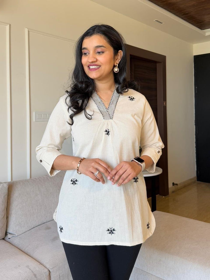 Jiah V-Neck Embroidered Top