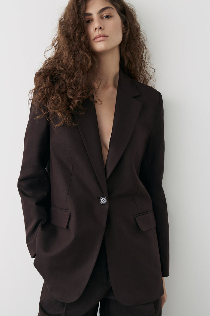 DARK BROWN