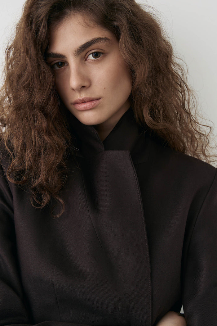 DARK BROWN