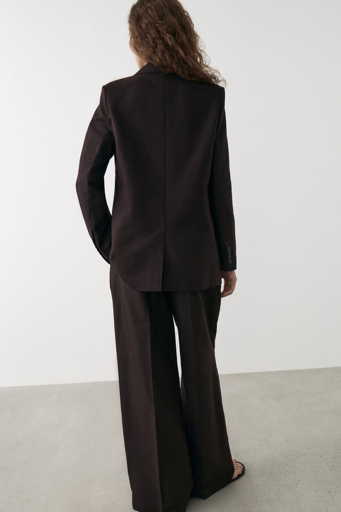 DARK BROWN