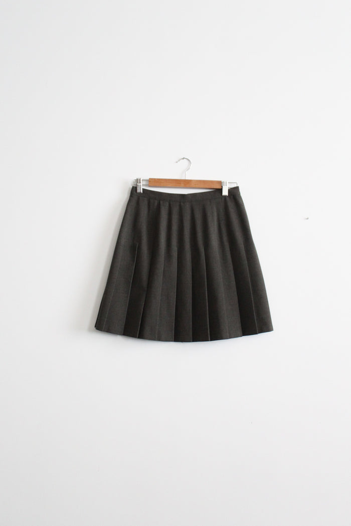 moss pleated skirt