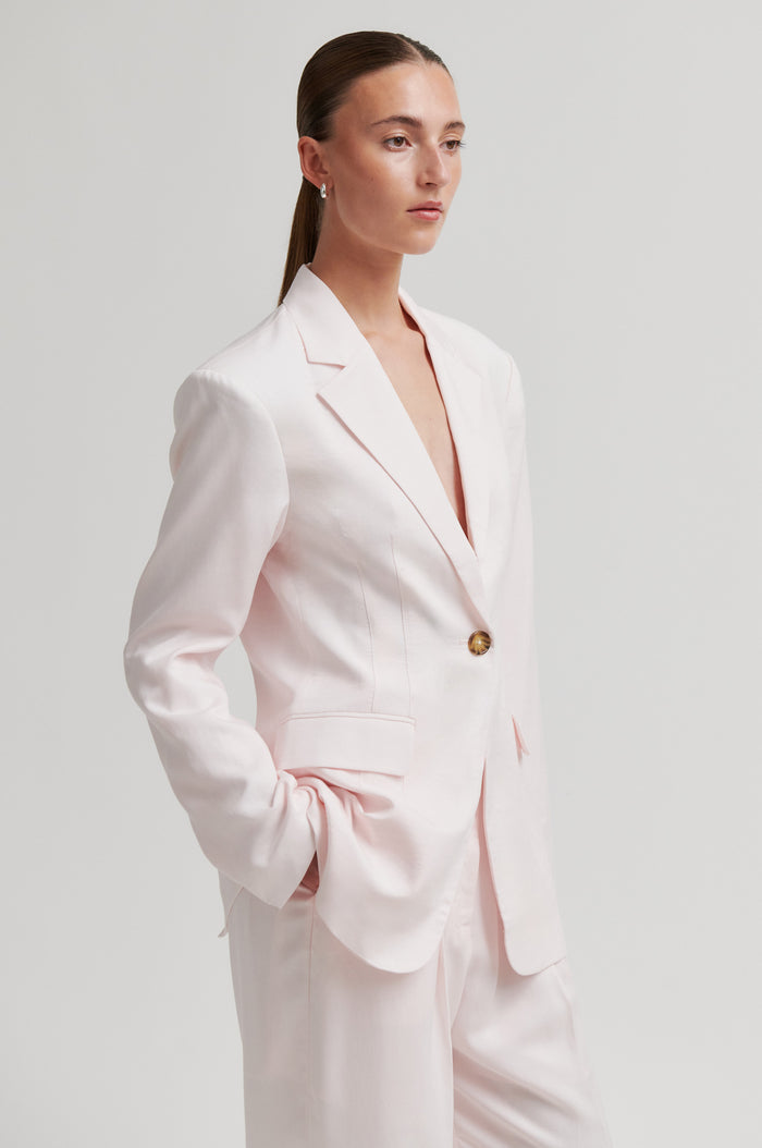 Refined Fitted Blazer