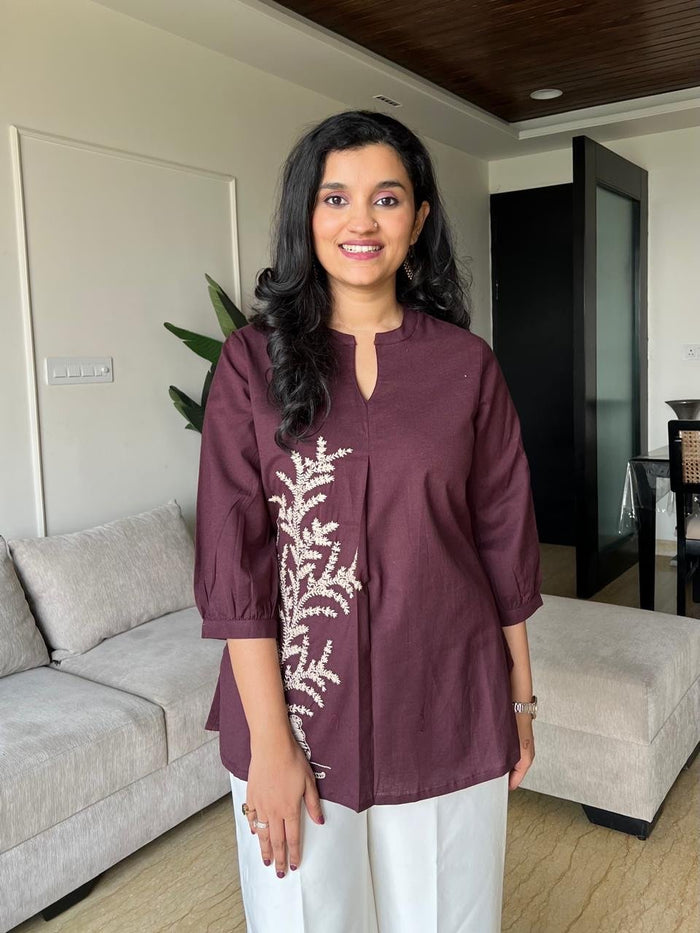 Saisha Embroidered Short Top- Wine