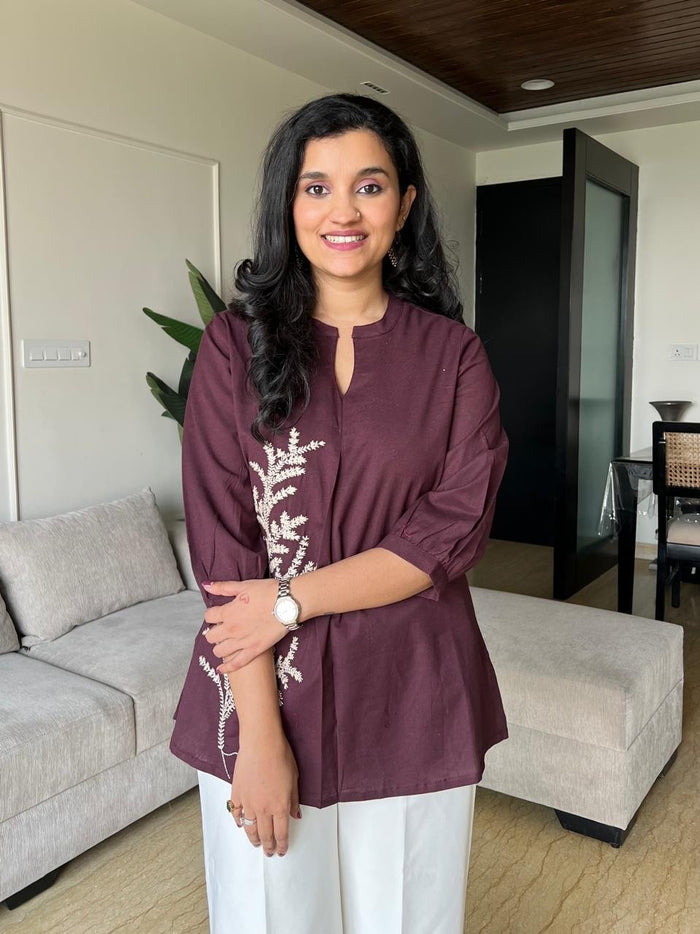 Saisha Embroidered Short Top- Wine