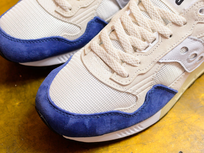 Shadow 5000 - White / Blue
