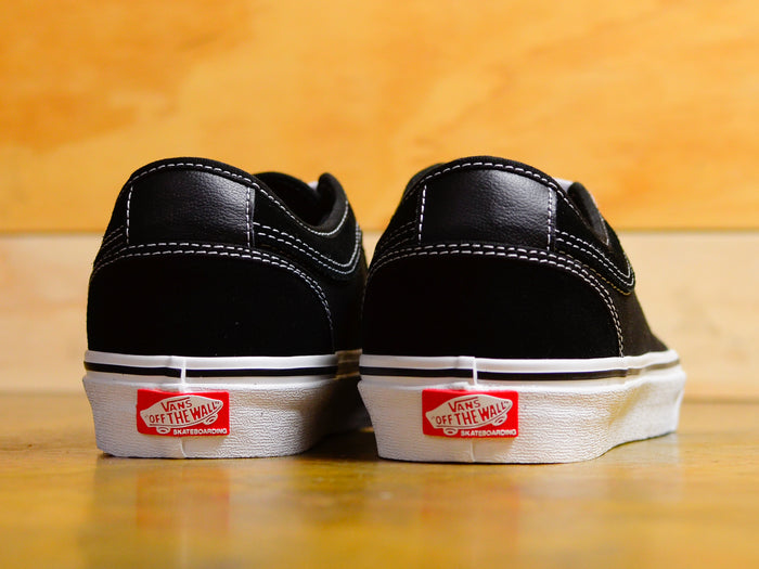 Skate Chukka Low - Black / White