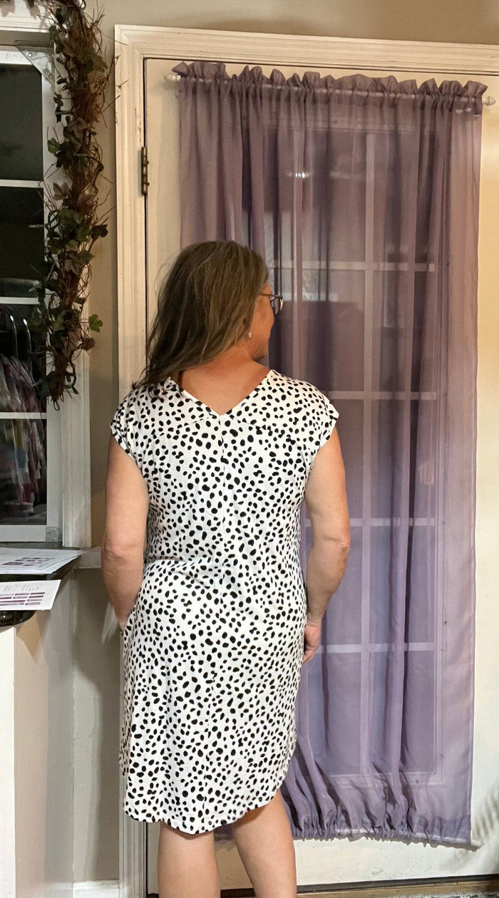 Spotted V-Neck Cap Sleeve Dress with Pockets