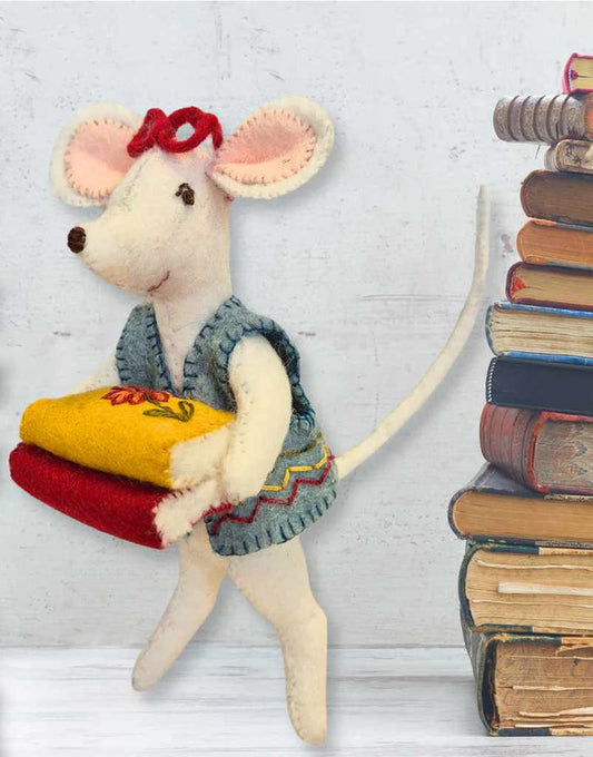 The Librarian Little Mouse Felt Craft Mini Kit, Corinne Lapierre