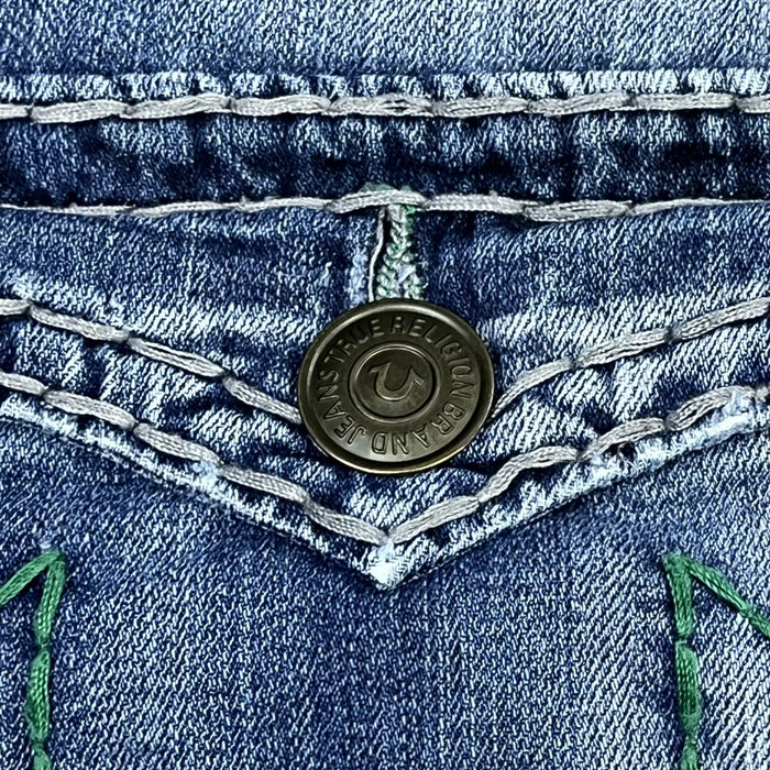 TRUE RELIGION STRAIGHT – LIGHT WASH GREEN STITCH