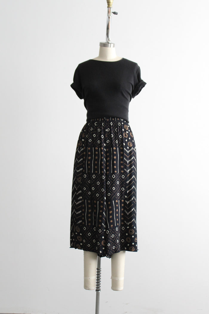 wide leg cropped trousers