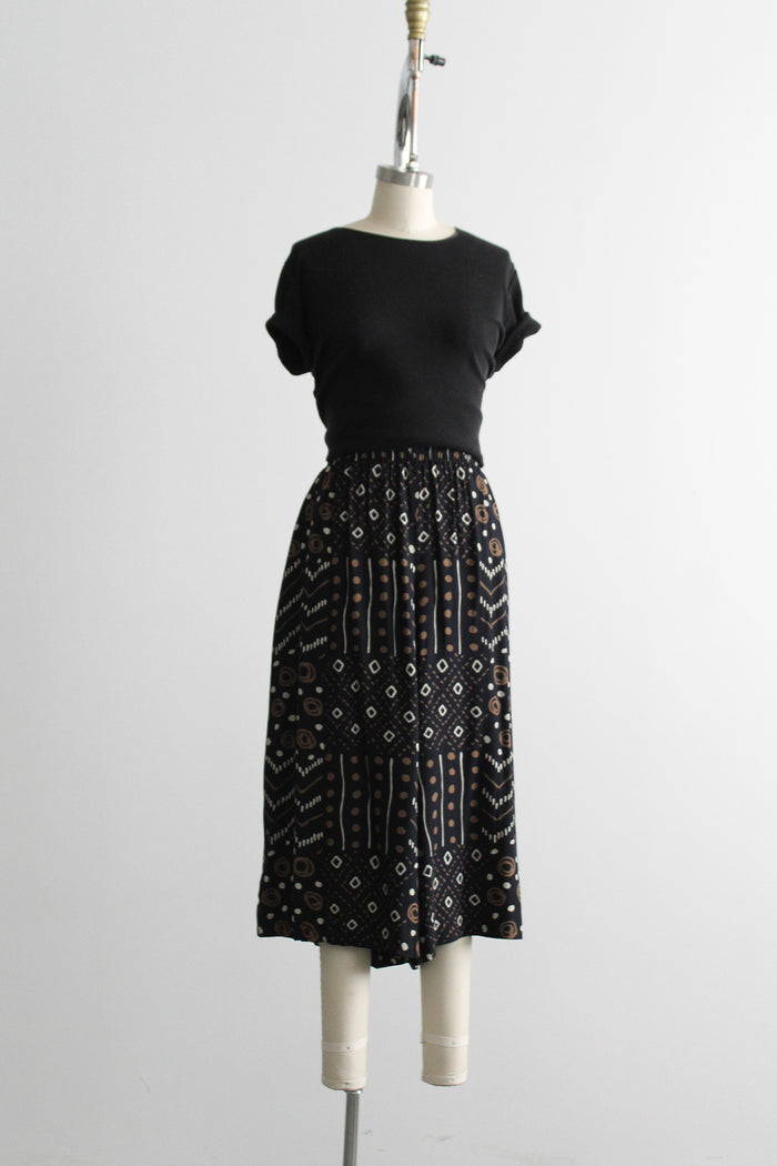 wide leg cropped trousers